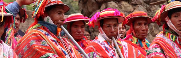 ¿Cómo es la vestimenta de los Peruanos? 